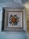 Gobelina v lepem debelem širokem okvirju s steklom 26 x 26 cm