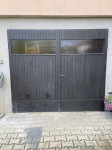 Masivna dvokrilna garažna vrata, 2 komada na zalogi