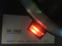 GRAMOFON HITACHI HT550