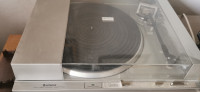 gramofon Hitachi