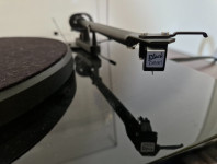 GRAMOFON PRO-JECT DEBUT 3 - SUMIKO BLACK PEARL
