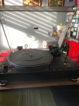 Gramofon DJ 1800 B, odlično ohranjen, brezhibno delujoč