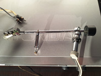 Jelco gramofonska roka z Ortofon iglo