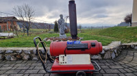 Webasto - toplozračni grelec na dizel z dimnikom. Moč gretja je 19 kw.
