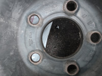 4x Platišča R15 z zimskimi pnevmatikami