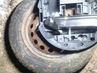 renault clio 3 2009 rezervna guma feltna platišče pnevmatika 15 col or