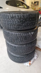 Prodam original jeklena platišča 16" z gumami za BMW E90 serije