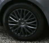 Zimske pnevmatike+platišča+pokrovi