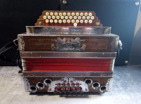 Diatonična CFB z slak gumbom in 6 basom,brezhibna z lepo staro štimo