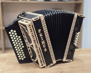 Diatonična harmonika PRIMUS cfb 38 a'mano (po naročilu)