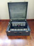 Klavirska harmonika Melodija, model Violeta III, 80 basna, s kovčkom