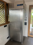 Gostinski hladilnik omara COOLHEAD RC 700 INOX 650L