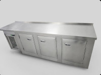 HLADILNI DELOVNI PULT Z 3x HLADILNA VRATA - INOX - 230 cm