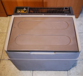 Hladilna torba skrinja box hladilnik na plin 12V in 220V