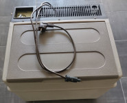 Hladilnik absorbcijski dela na 12V ali na 220V