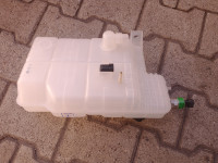iveco daily posoda za hladilno tekočino antifreeze nerabljeno original