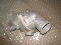 Zastava 750 Fiat 600 novo ohišje termostata in nov termostat
