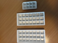 Prodam  posodice za led in posodice  hladilnik