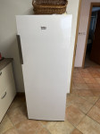 Prostostoječi hladilnik Beko 1,6m