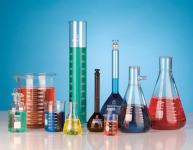 Laboratorijska steklovina in kemikalije