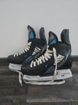 Hokejske drsalke TRUE TF7 9.5W (EU 44–44.5)  odlično ohranjene