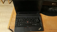 Lenovo thinkpad x121e, delujoč, počen ekran, rezervni deli