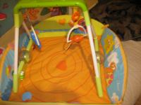 Igralni center CHICCO, podloga+igralni lok z obešankami