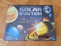 SOLARNI SISTEM 3D - SOLAR SYSTEM 3-D GLOW-IN-THE-DARK - NOVO