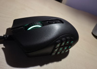Razer Naga X - 16 gumbov - brezhibna