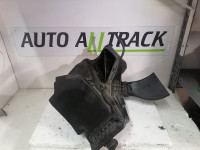 Audi a4 8k a5 8t 2.0 tdi ohišje zračnega filtra 8K0133837T