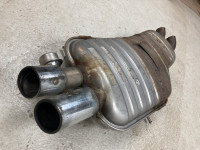 BMW E46 330i originalni izpušni lonec