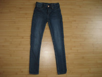Dekliške kavbojke HM, jeans hlače H&M št. 146, elastične, udobne