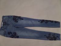 Jeans hlače (elastične z vezenino) št. S