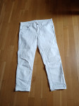 Brezhibne jeans bele hlače dolžine 7/8 za simbolično ceno