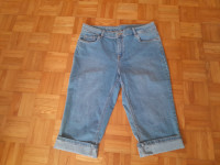 Ženske jeans capri hlače vel. 42