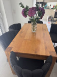 Hrastova jedilna miza (masiva)