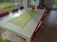 Stoli in kuhinjska miza 180 x 105