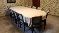 Lesena klasična miza s 13 stoli