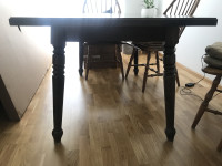 Lesena miza v izmeri 150x90 cm