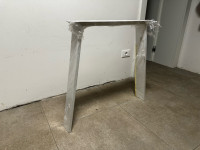 Noge za jedilno mizo (bele barve)