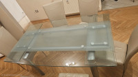 Podarim stekleno mizo in stole