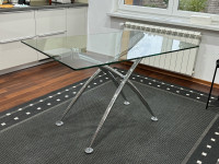 Steklena jedilna miza 130x80 cm
