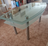 steklena miza
