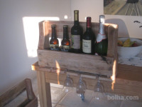 element iz palet za vino in kozarce