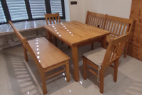 Lesena kuhinjska miza, stoli in klopi