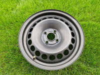 Prodam 4 jeklena platišča, dimenzije 6 x 15" (KOT NOVA)