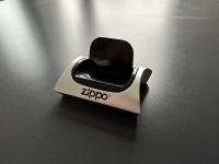 Zippo namizni podstavek za Zippo vžigalnik