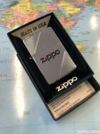 ZIPPO original vžigalnik 250 CORNERS - izredno lep primerek! NOV!