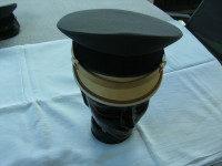 Miličniška kapa z belim ali črnim šiltom  obdobje 70-80 let
