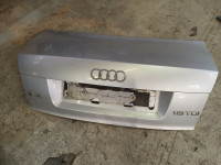 AUDI A4 2003 LIMUZINA POKROV PRTLJAŽNIKA